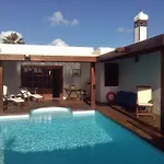 Ana *